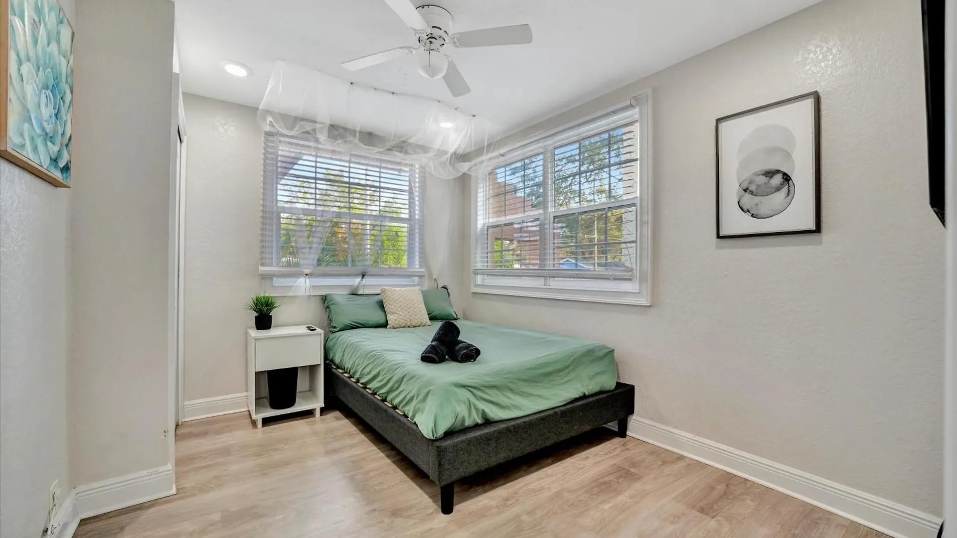 10 Minutes To Downtown Ac, Free Parking Villa Tampa