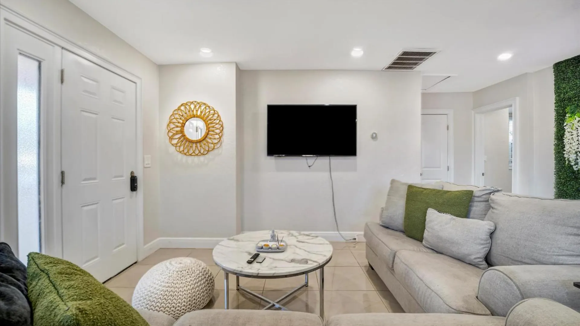 10 Minutes To Downtown Ac, Free Parking Villa Tampa United States
